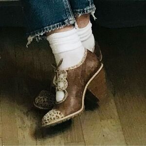 Stylish Brown and Tan Women's Shoes